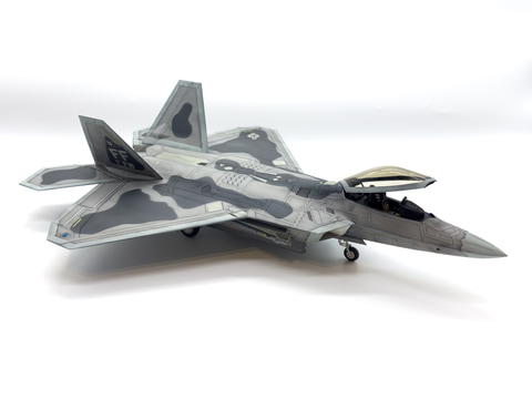 特別企画】ハセガワの「F-22 ラプター」を「モデルカステン ステルス