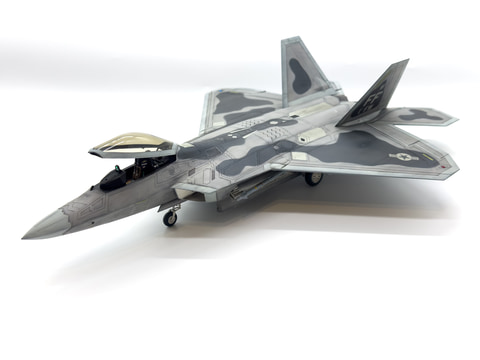 特別企画】ハセガワの「F-22 ラプター」を「モデルカステン ステルス