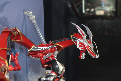 特別企画】「S.H.Figuarts ドラグレッダー」が企画中！ 真骨彫仮面