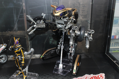 特別企画】「S.H.Figuarts サイドバッシャー」が予約受付中。ビークル