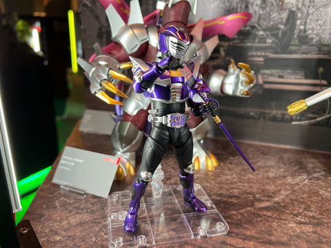 S.H.Figuarts（真骨彫製法）」シリーズより「龍騎」「響鬼」「カブト