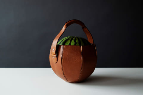 土屋鞄、「スイカ専用バッグ」 イタリア牛革使用 - Impress Watch