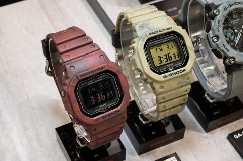 G-SHOCK、混色成形で砂や土をイメージ SAND LANDシリーズ - Impress Watch