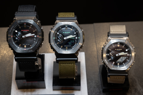 G-SHOCK、メタルのGM-2100にクロスバンドをセット - Impress Watch