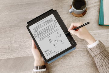 7型/300ppiの電子書籍リーダー「Kobo Libra H2O」。22,800円 - Impress