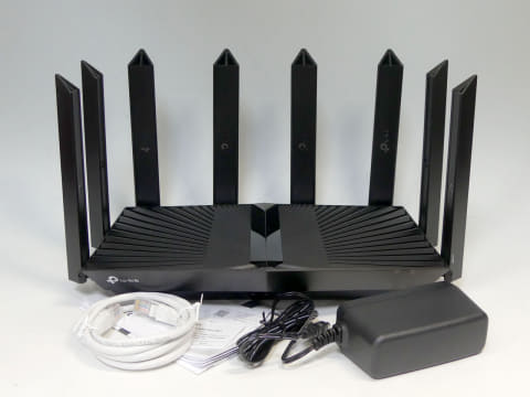 なんと2万円台でお買い得！ Wi-Fi 6トライバンド＋2.5GbEで遠距離