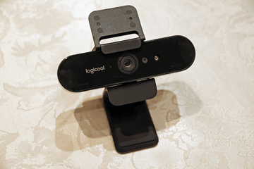 ロジクール、120度広画角・4K対応の小会議室用ウェブカメラ「MeetUp