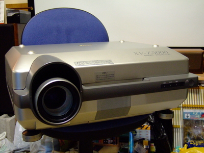 わたしの思い出家電】シャープのプロジェクター「XV-Z5000」 - 家電