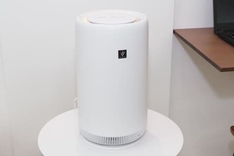 シャープ、卓上に置ける円柱型プラズマクラスター空気清浄機 - 家電 Watch