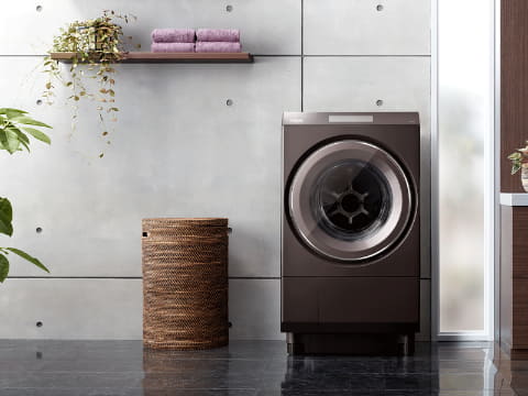 乾燥まで最短45分、東芝のドラム洗濯機。初のUV温風除菌機能も - 家電