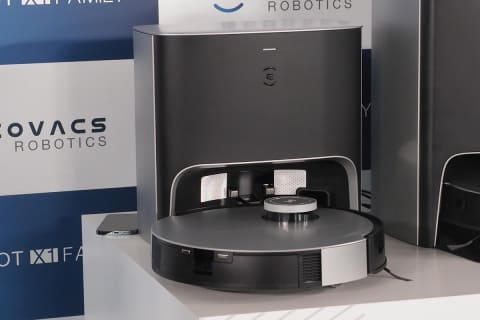モップ洗いまで全自動、北欧デザインのロボット掃除機DEEBOT X1 - 家電
