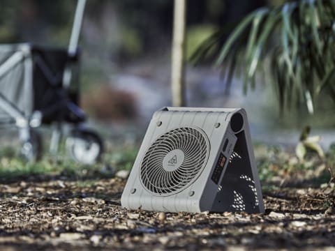 アピックス、ソーラー充電で動くアウトドア向け扇風機 - 家電 Watch