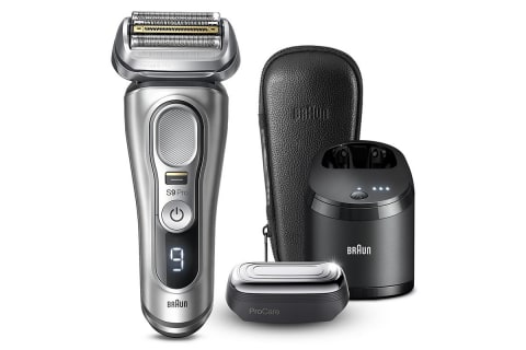 ブラウン、美顔器にもなる電動シェーバー。新開発ヘッドで化粧水を浸透