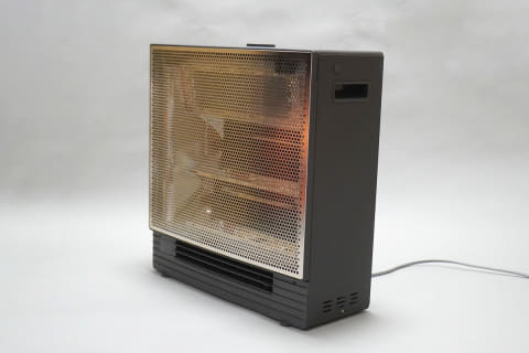 ダイキンの遠赤+温風暖房で足元の寒さ解消! 季節の変わり目にも使い