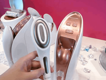 パナソニック、フェイスラインをすっきりさせながら洗顔できる「濃密泡