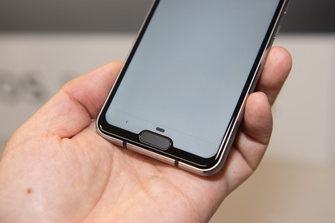 AQUOS R2 compact」登場、片手に収まるコンパクトボディに5.2型IGZO