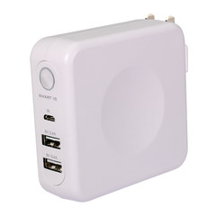 コンセントプラグ付きで6700mAhのモバイルバッテリー、オウルテック