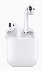 アップルから新しい「AirPods」、ワイヤレス充電ケースも - ケータイ Watch