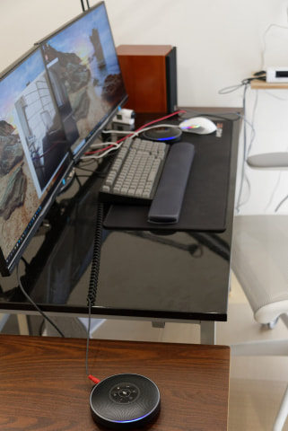 2台1セットのワイヤレススピーカーフォン「eMeet M220」が、オンライン