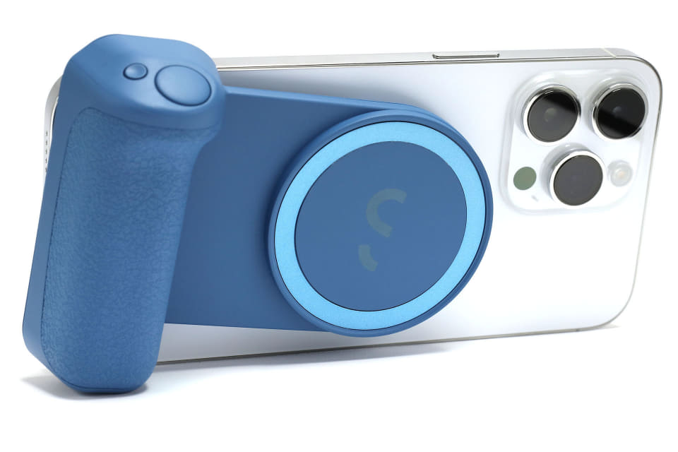 iPhone用MagSafeグリップ、ShiftCam「SnapGrip」がスゲくイイ