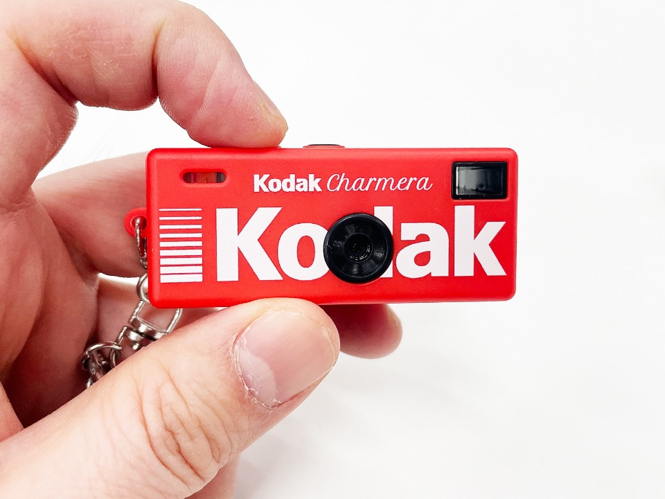 超キュート！ キーホルダーサイズのトイカメラ「KODAK CHARMERA