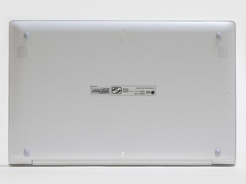 西川和久の不定期コラム】15.6型でほぼ1kgの超軽量モバイルノート「LG