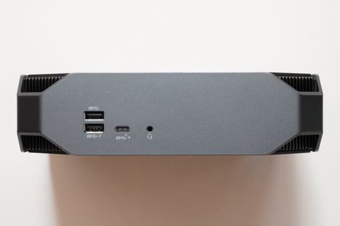 Hothotレビュー】20cm四方サイズにXeon E/Quadroを詰め込んだ小型WS