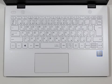 PC短評】家のなかで持ち運んで使える14型ノート「LAVIE Home Mobile
