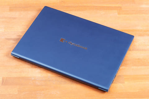 このスペックで約899g！「dynabook RJ74/MY」は最上位モバイルノートを