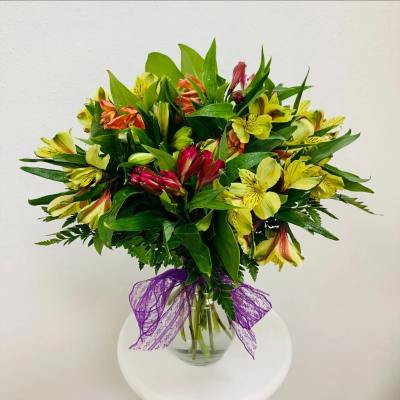 Abundance Alstroemeria in Altoona, IA | Stems Flower Shop, LLC