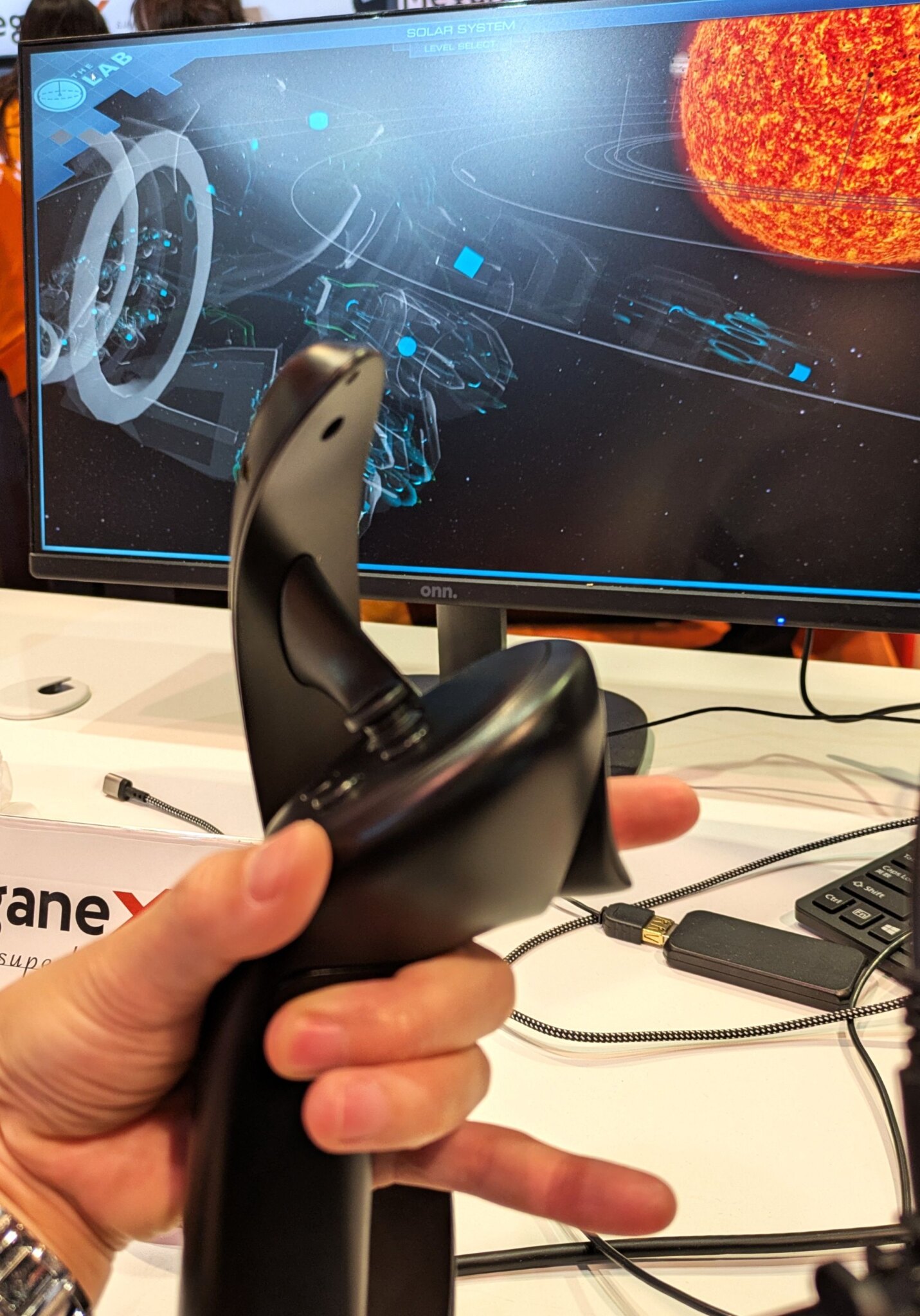 VRChatユーザー必見！ コントローラー＆グローブの新作だけでなく