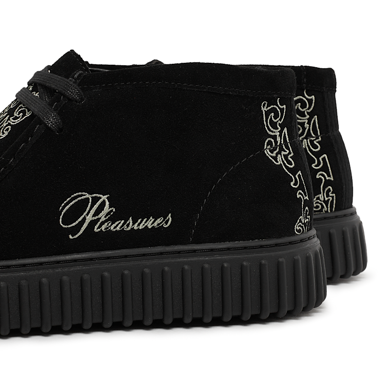 Buy Clarks x PLEASURES Torhill Woven in black | 26180267 | solebox