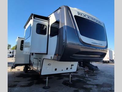 Rockwood Signature Fifth Wheel | RV Sales