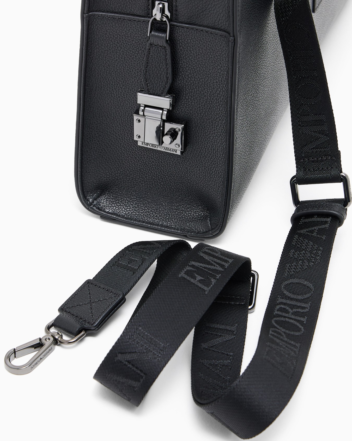 ビジネスバッグ タンブルレザー | Emporio Armani