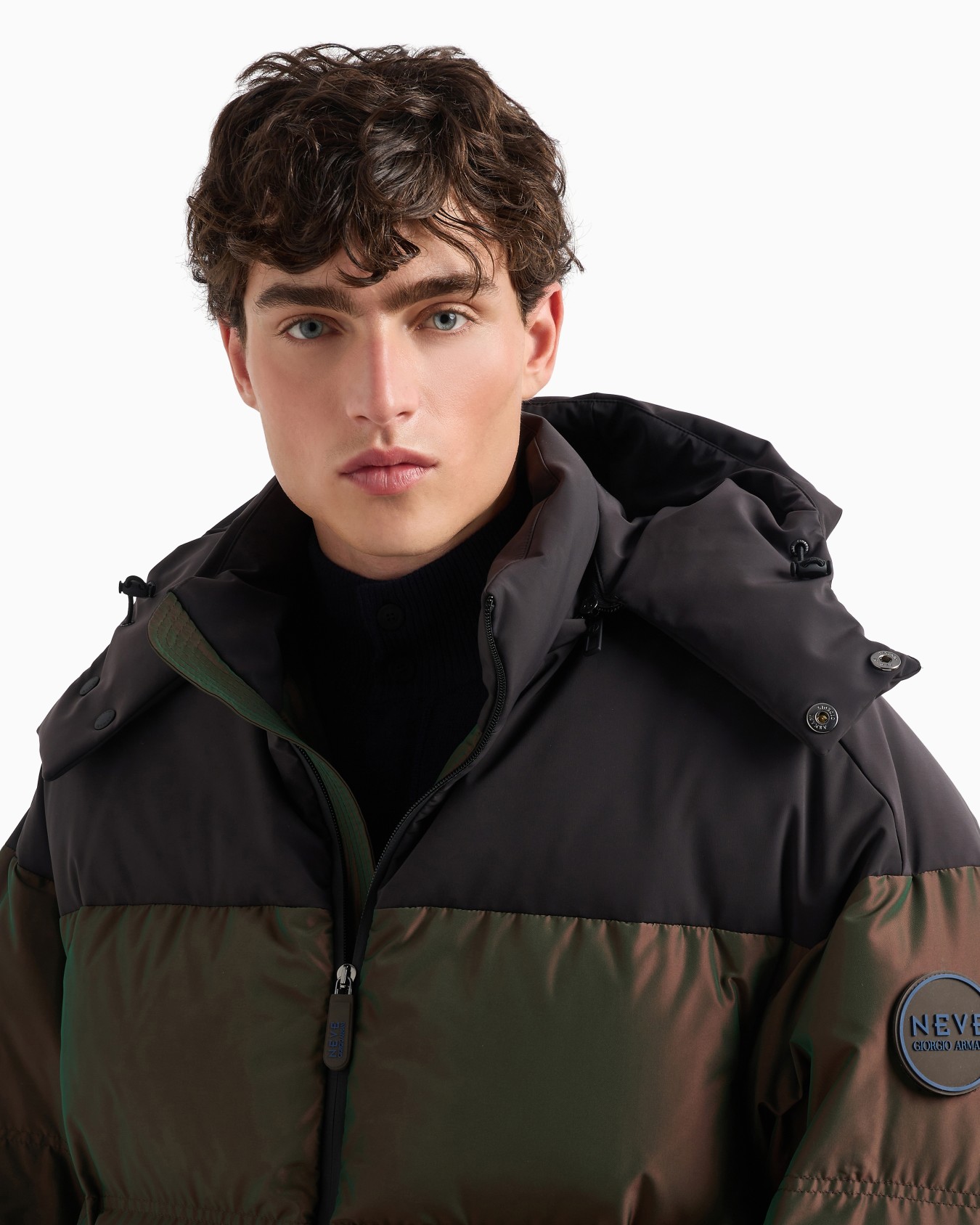 ジョルジオ アルマーニ ネーヴェ フード付きダウンジャケット イリデ