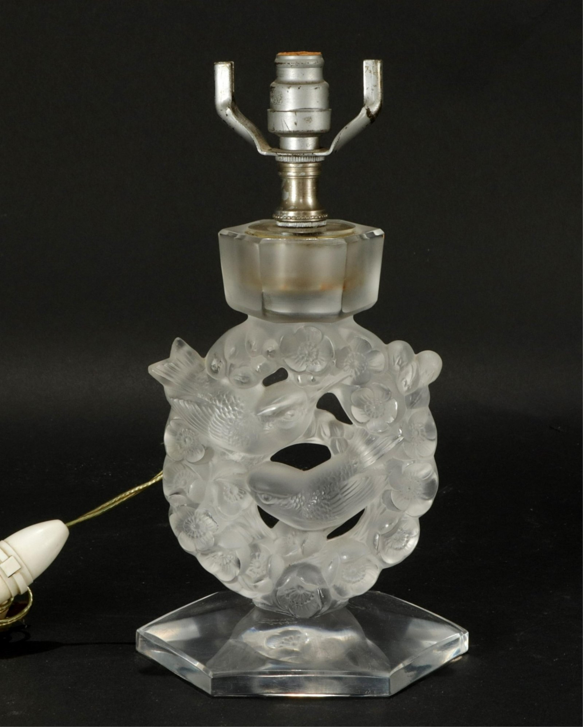 Lalique Mesanges Table Lamp - Capsule Auctions