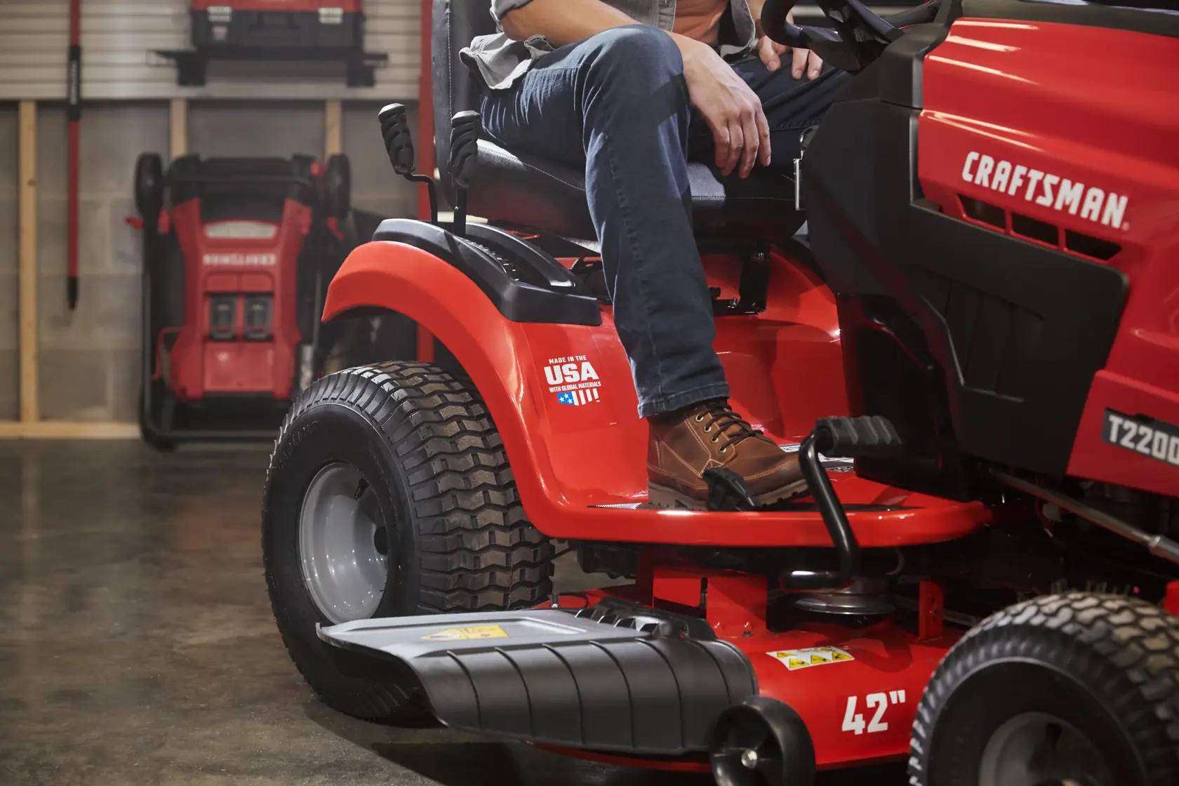 CRAFTSMAN® 42-inch 20 Hp* V-twin Hydrostatic TURN TIGHT™ Gas