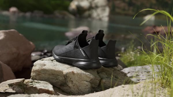 アディダス テレックス ボイジャー 21 スリッポン HEAT. RDY トラベル