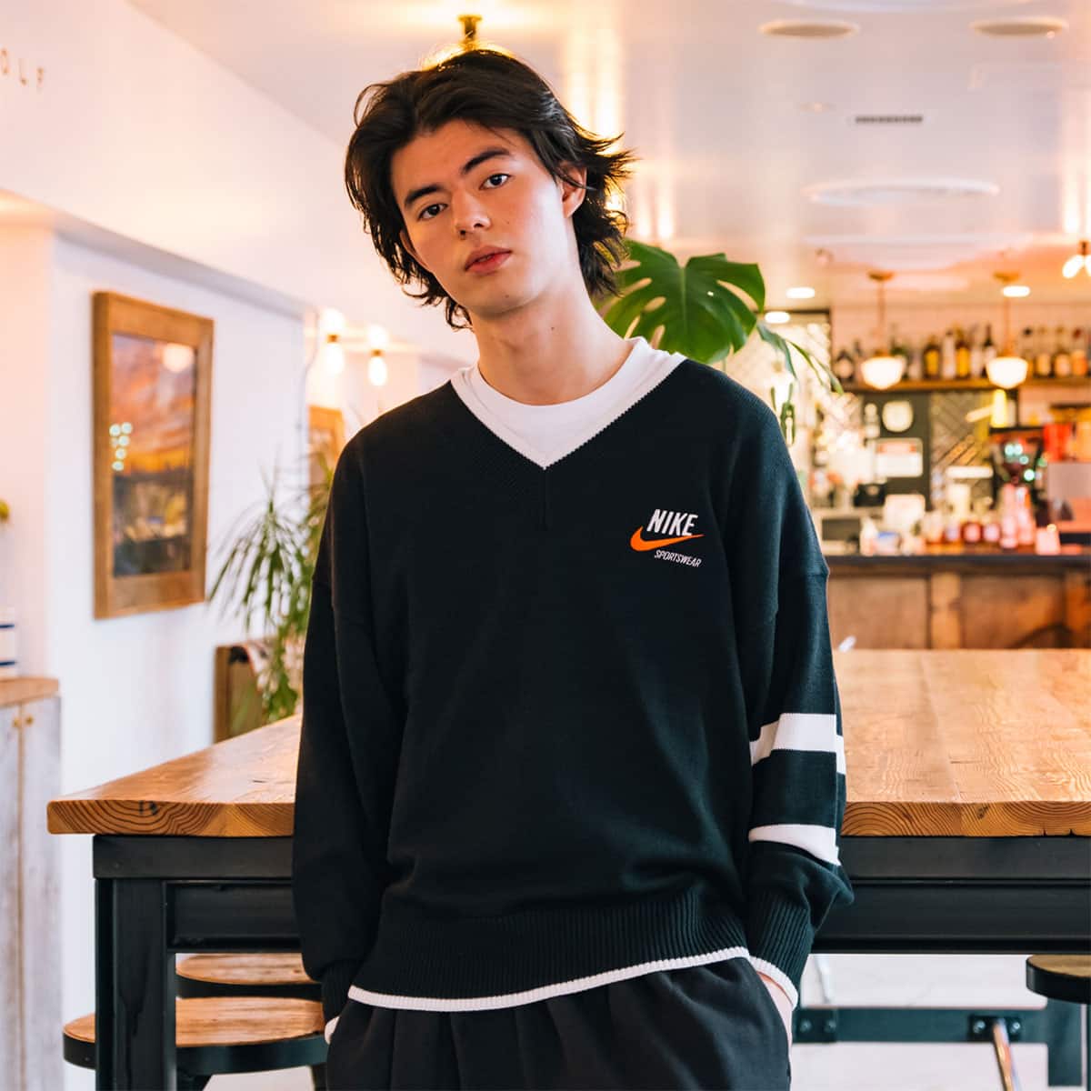 NIKE AS M NSW NIKE TREND SWEATER BLACK/SAIL/TEAM ORANGE/SAIL 23SP