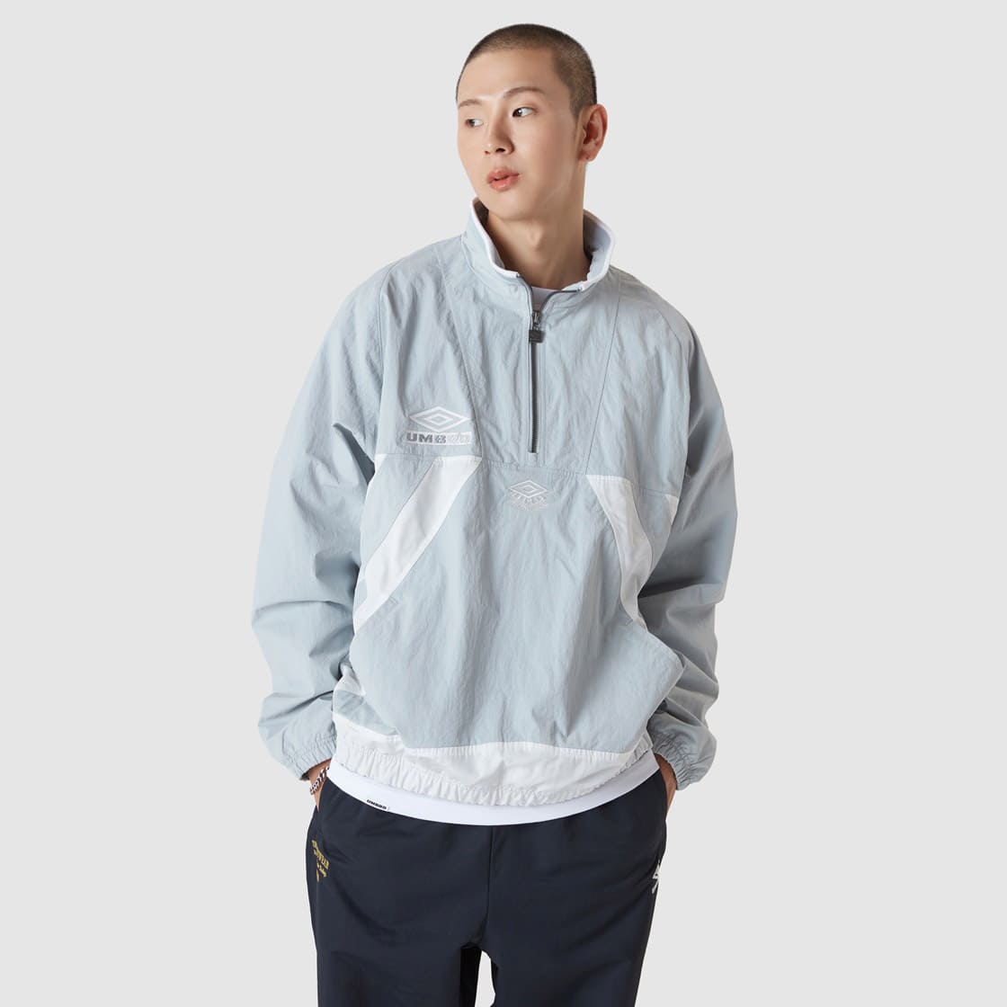 UMBRO HBL OG Woven Standneck Anorak ライトグレー（アンブロ