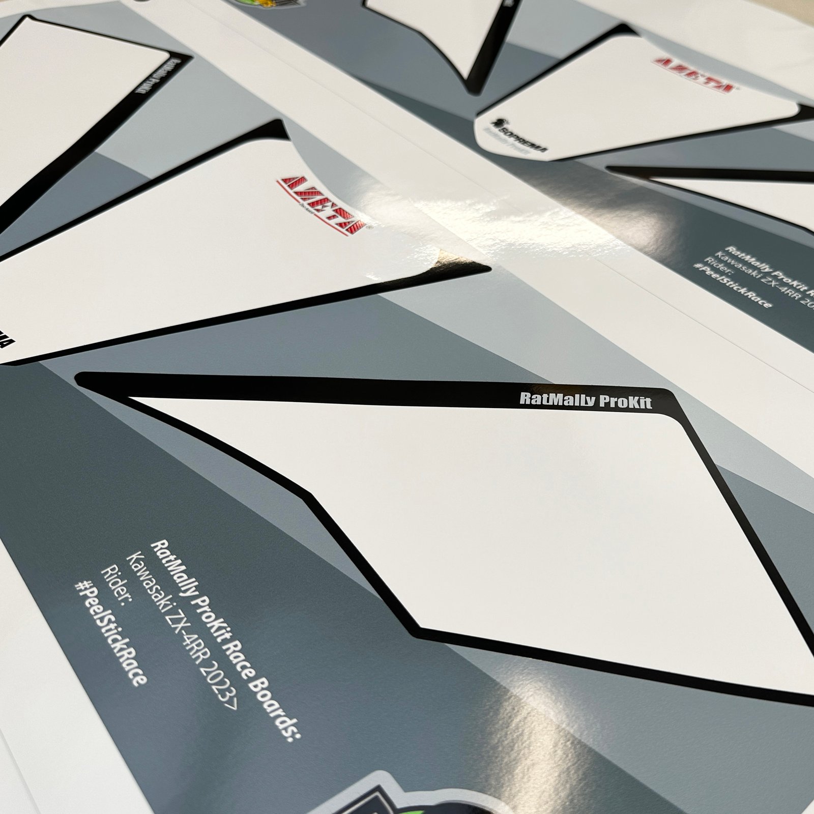 Race style number boards. Kawasaki ZX-4RR / RatMally Graphics