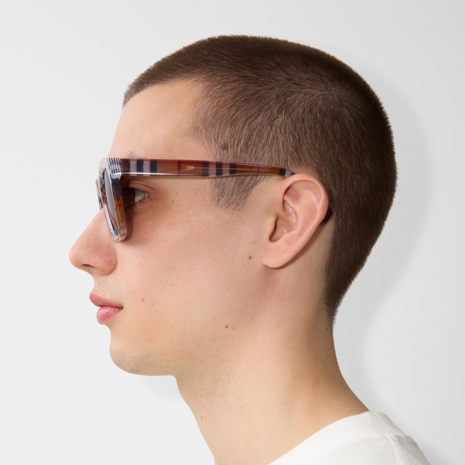 チェック スクエア サングラス (バーチブラウン) - メンズ | Burberry