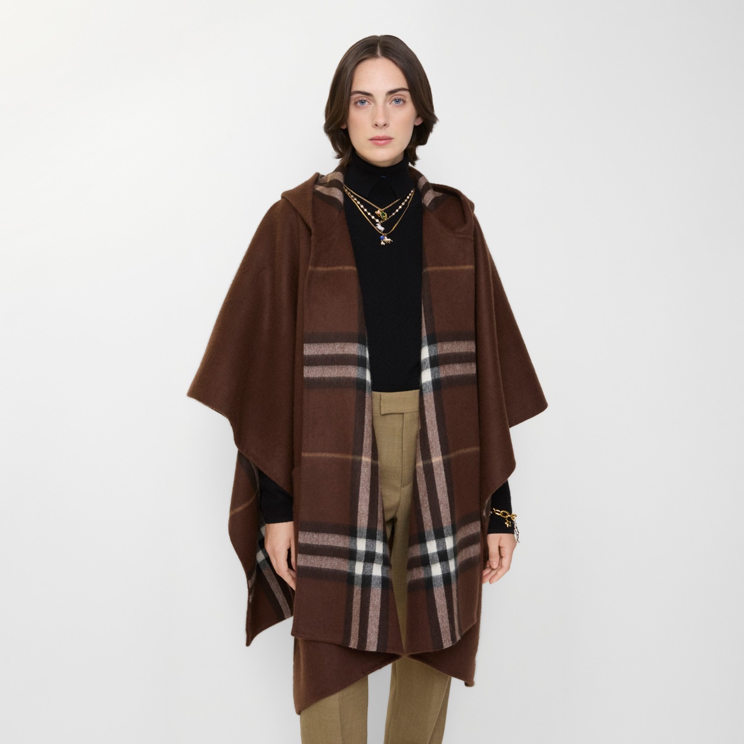 カシミア フーデッドケープ (トリークルブラウン) | Burberry®公式サイト