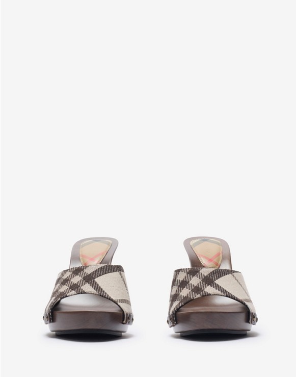 ウィメンズ デザイナー サンダル｜Burberry® 公式サイト