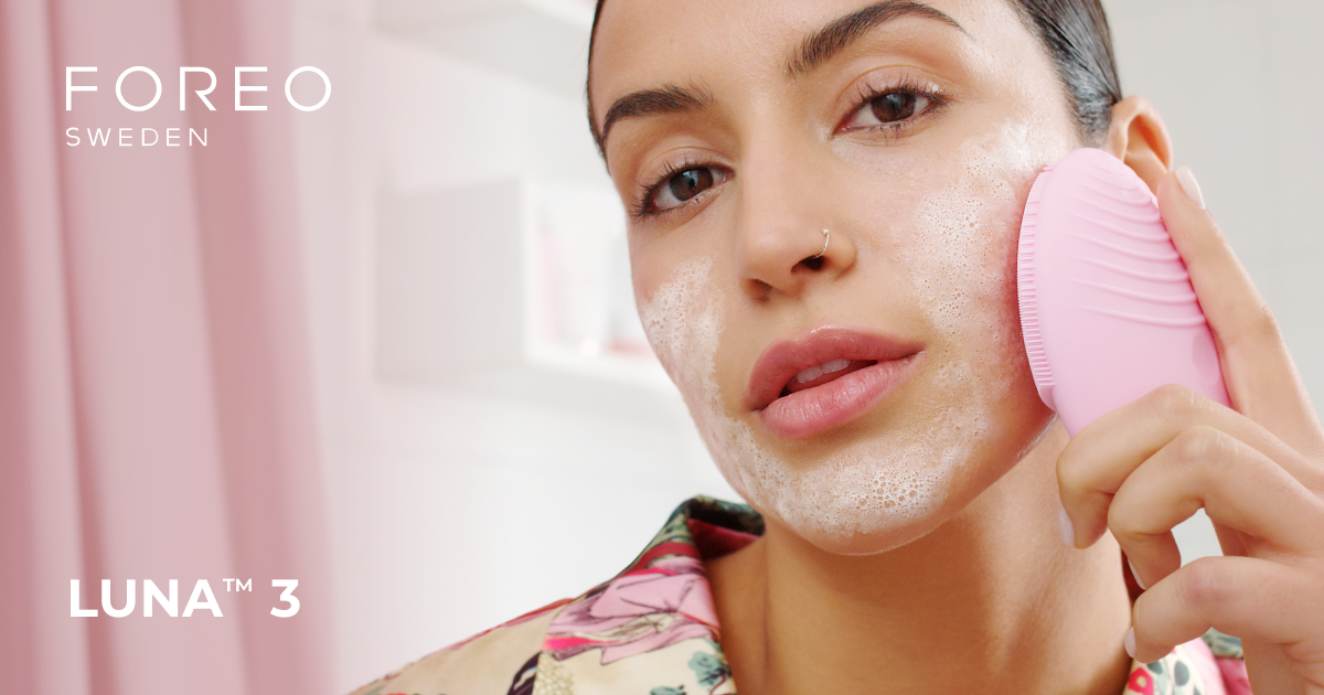 FOREO LUNA™ 3 | Facial Cleansing Device | 99.5% Cleaner Skin