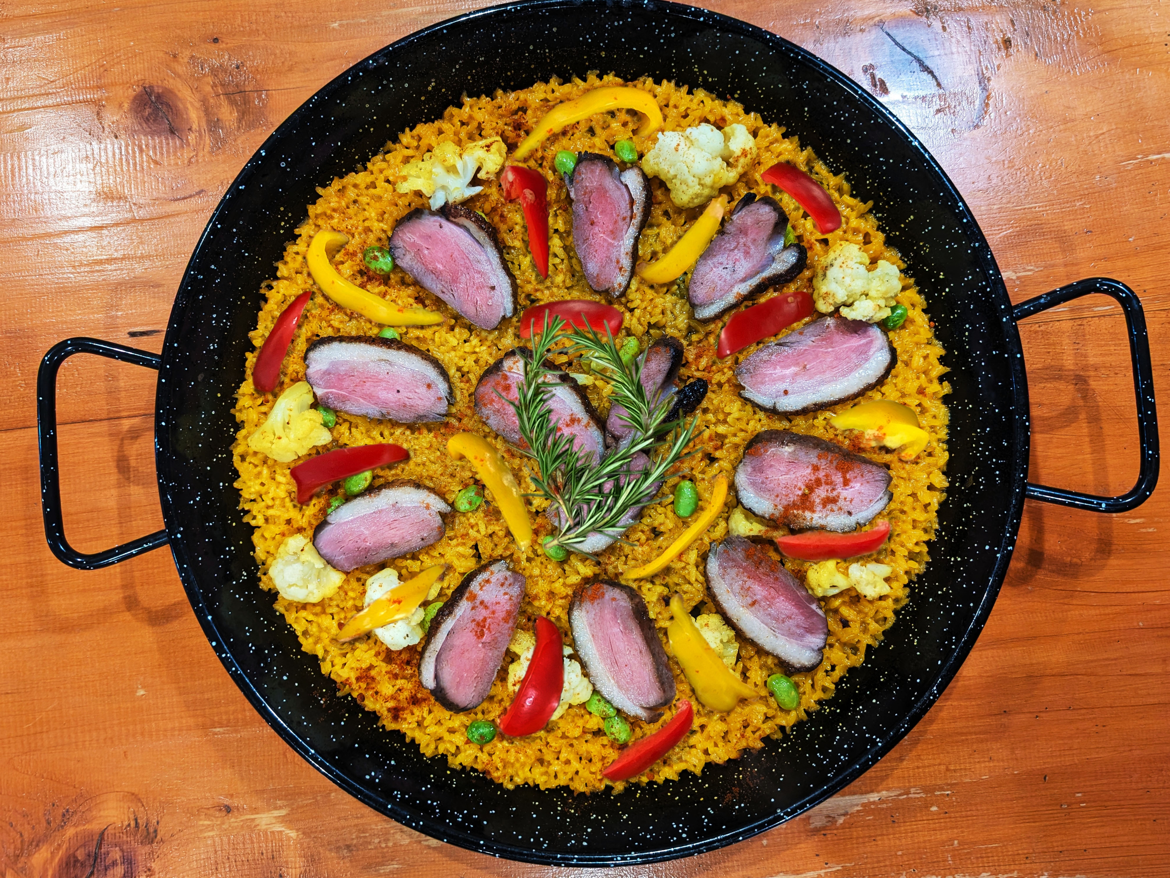 世界へつながる一皿が集結｢パエリア・タパス祭り2026｣ が今年も日比谷