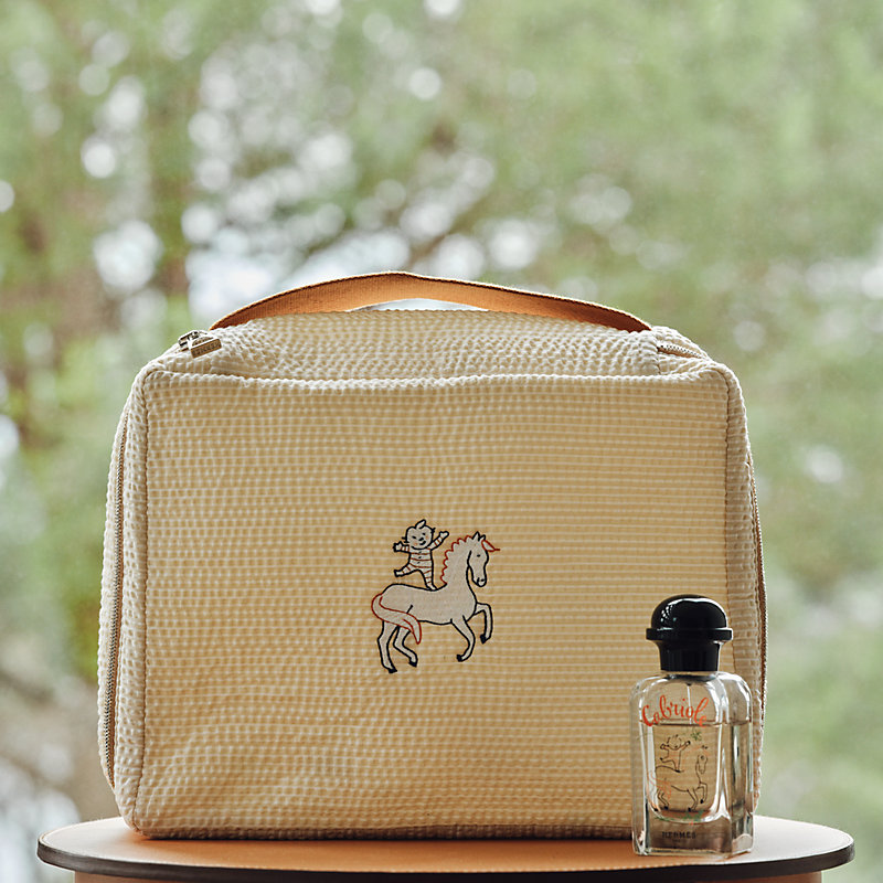 ポーチ 《カブリオル》 トゥー・ゴー MM | Hermès - エルメス-公式サイト