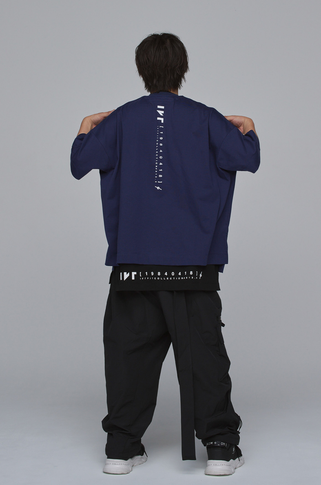 013.5 SLIT T-SHIRT - IKE Project ONLINE STORE