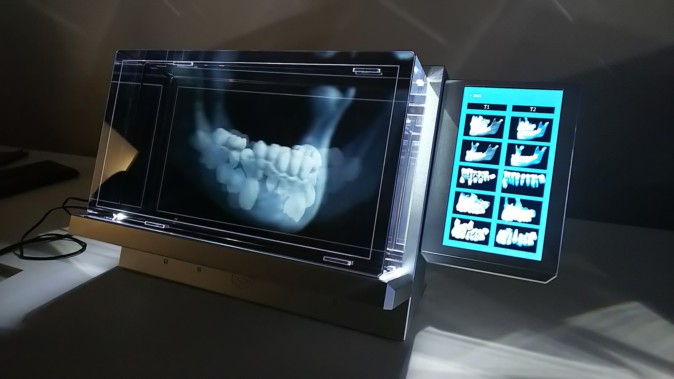 エンタープライズ向け裸眼立体視ディスプレイ「Looking Glass Pro