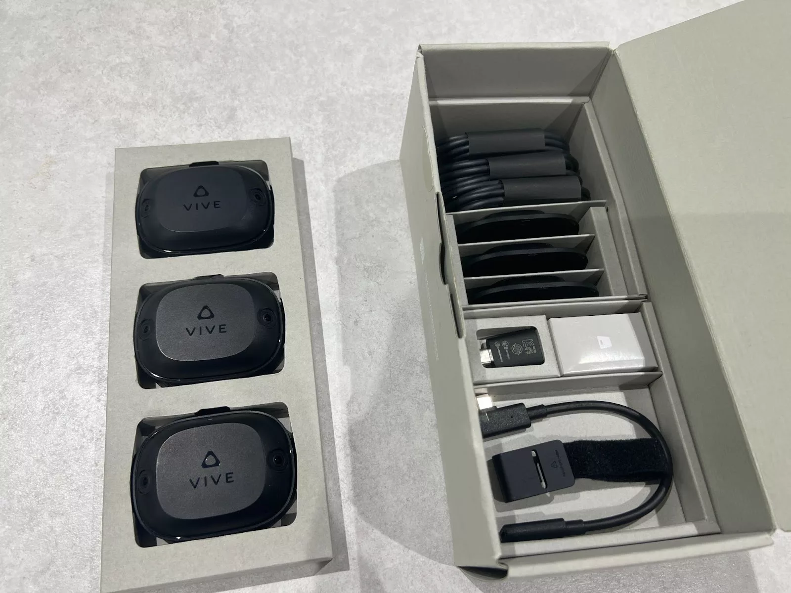 あらためて「VIVEトラッカー(Ultimate)」の真価を確かめる 実機